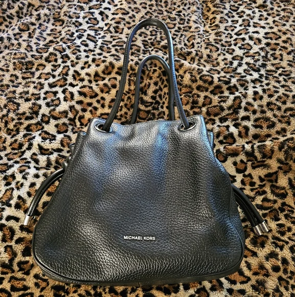 Michael Kors | Bags | Michael Kors Dahlia Black Pebbled  display picture 1
